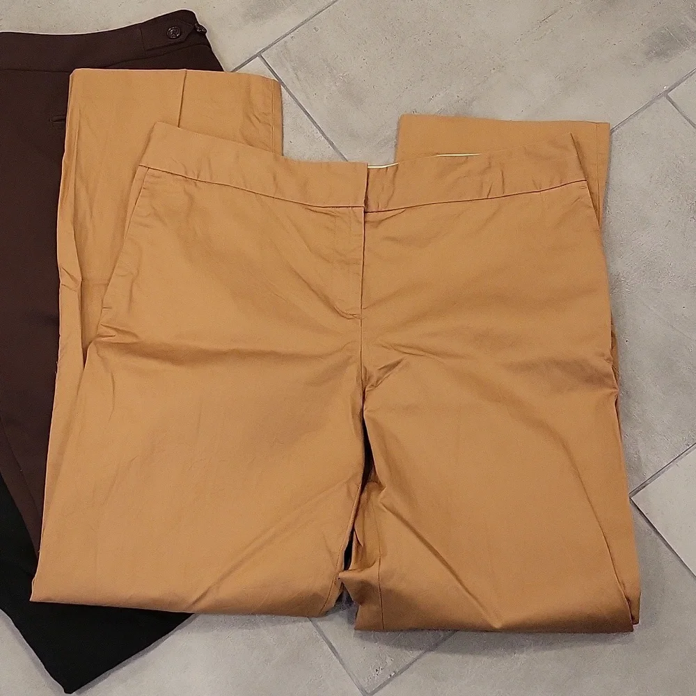 A bundle of Liz Claiborne pants - Picture 4 of 6